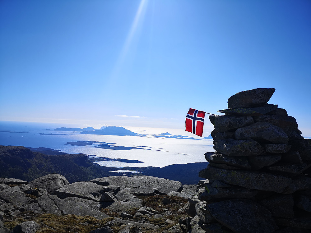 Fra toppen av Guleskarnipa