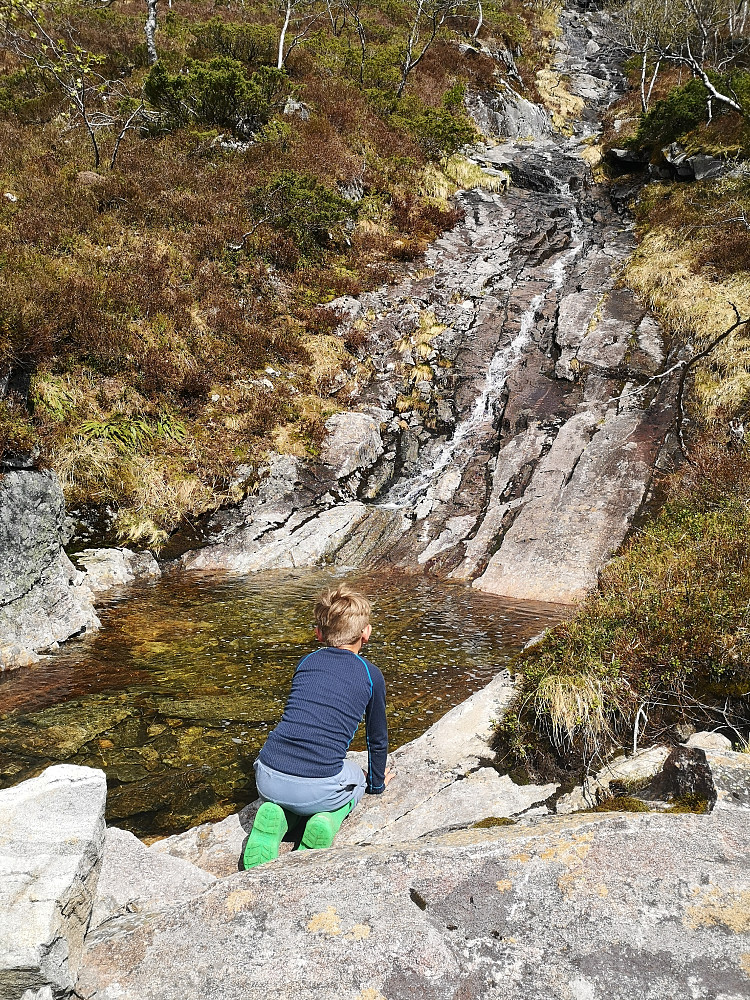 Mange idylliske badekulper langs med returruta