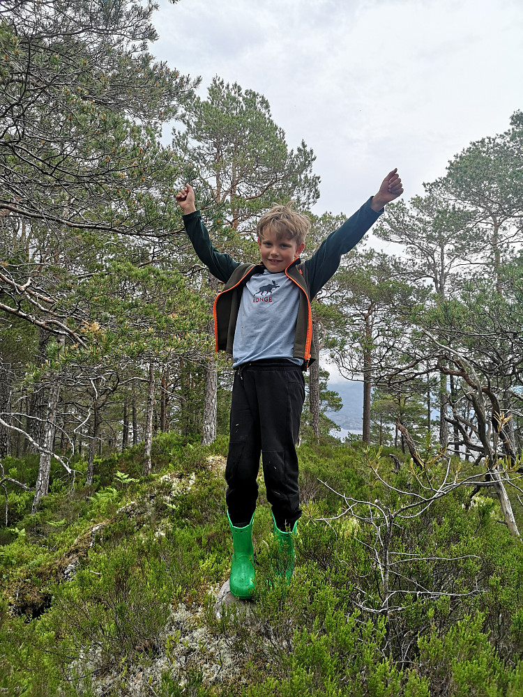 Litt bushing og endelig oppe på Store Timberøya, skikkelig nissetopp :-)