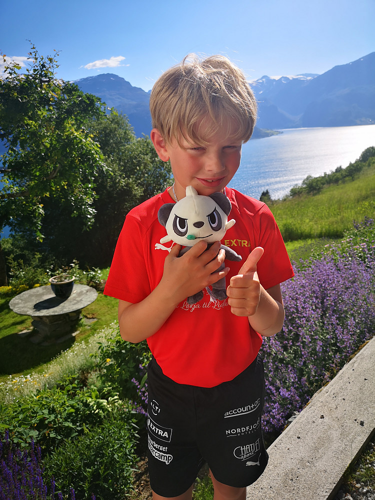 godgutten som har vært på sommarcamp