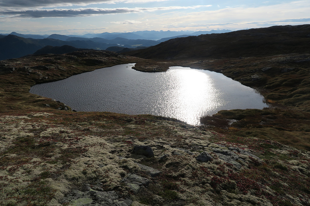 Navnløst tjern (695 moh) nordøst for Ranemsvatnet
