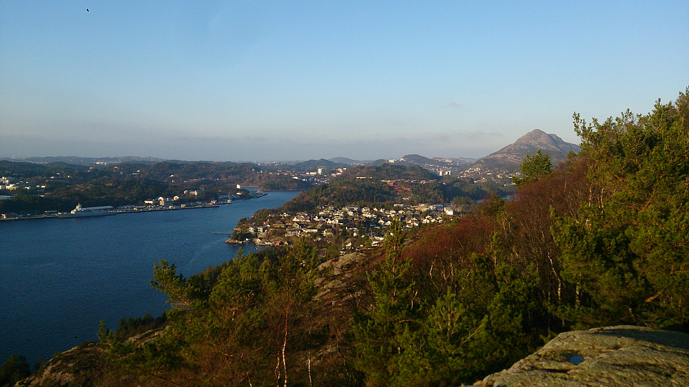 View from Knappenfjellet towards Lyderhorn