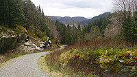 The gravel road from Valde