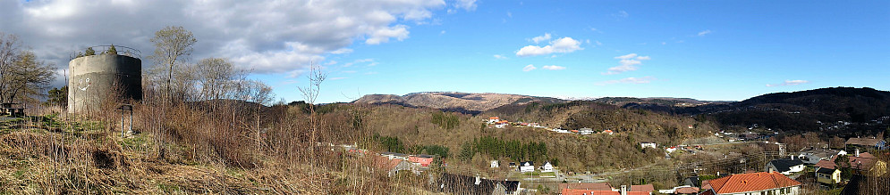 View east from Øvsttuntoppen