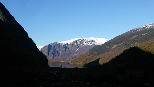 Flåm from the trail towards Brekkefossen
