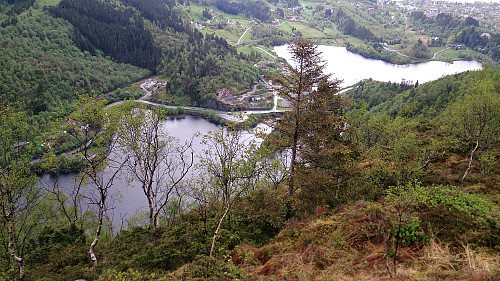 Grimevatnet and Søylevatnet seen from the descent from Brattlandsfjellet