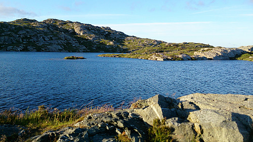 Signalsvatnet with Signalen in the background