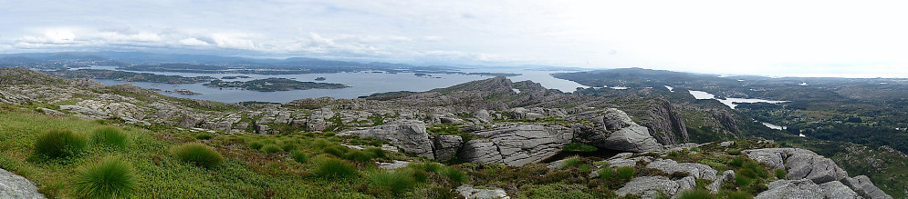South from the large cairn at Høgafjellet