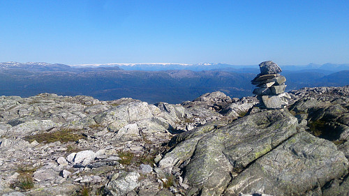 Søre Gullfjelltoppen with Folgefonna in the background