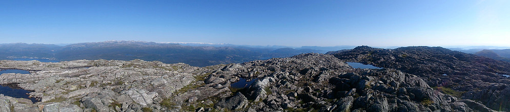 View from Søre Gullfjelltoppen with Sydpolen to the right