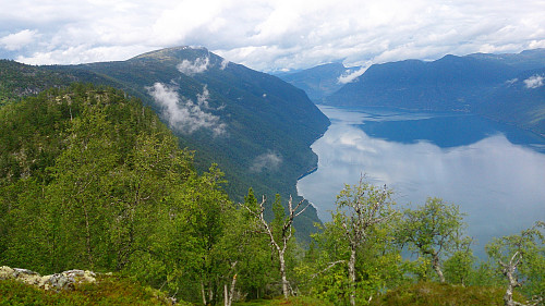 Towards Store Haugmelen and Molden from the cairn at Søre Gråbrørne