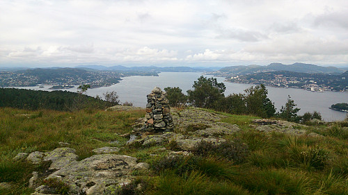 Cairn by the trig marker north of Damsgårdsfjellet