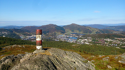 The trig marker at Storsåta with Høgstefjell and Veten in the background