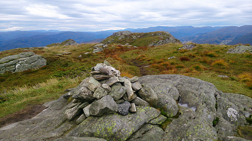 The cairn at Høgstefjellet. The highest point is in the background.