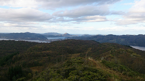 View towards Eldsfjellet and Gaustadfjellet (among others) from Iseggene