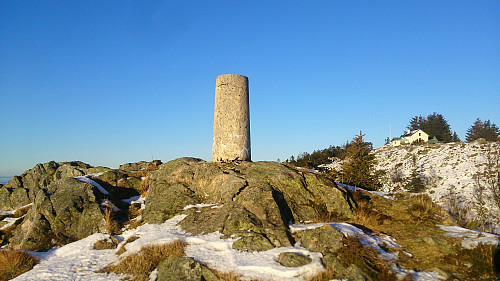The trig marker at Søre Midtfjellet