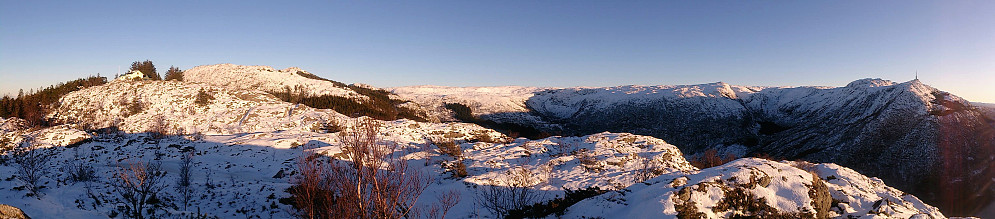 View from the trig marker at Søre Midtfjellet. Fjellhytten to the left, Ulriken to the right.