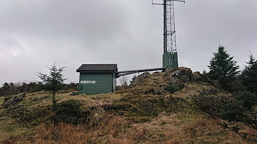 Antenna north of the summit of Tveitåsen