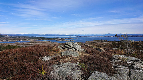 Sælsfjellet, northern summit