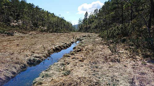 Small stream in between Strandafjellet and Midtfjellet