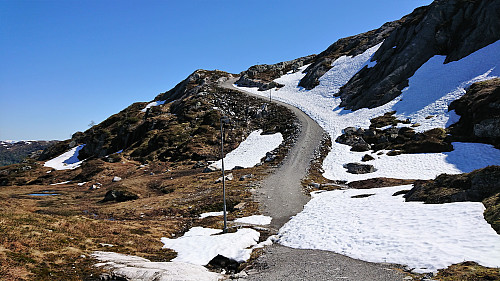 Final bend before the road levels off towards the summit