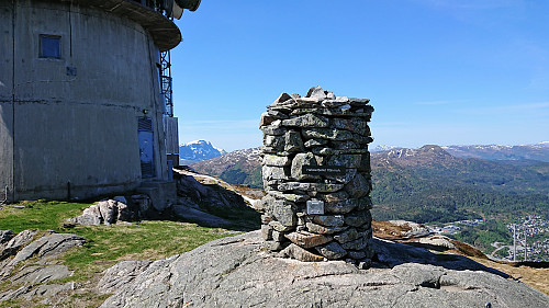 The cairn at Havstadfjellet