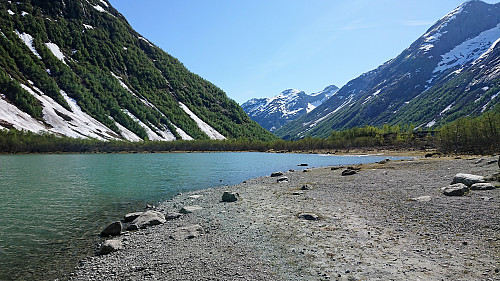 Brevatnet below Bøyumbreen