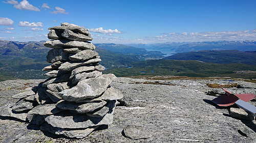 Høganovi with Hardangerjøkulen in the background