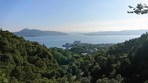 View west from the descent to Munkebotn