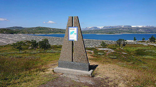 Sysendammen with Hardangerjøkulen in the background