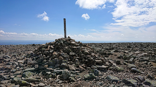 The cairn at Prestholtskarvet