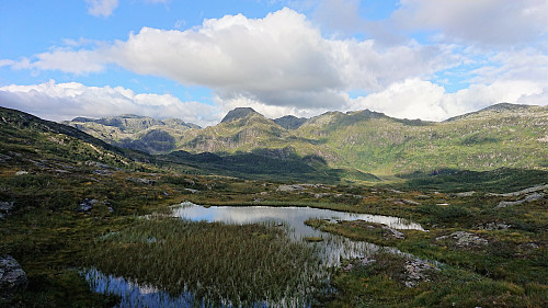 View towards Steinskvanndalen from the descent