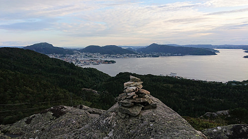 The cairn just east of Orretua SØ