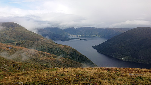 View from Såtefjellet. Brukviknipa (left), Vaksdal (center) and Hananipa (right)