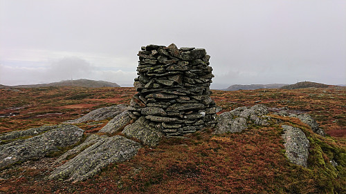 The highest point at Byfjellene with Ulriken to the left and Rundemanen to the right