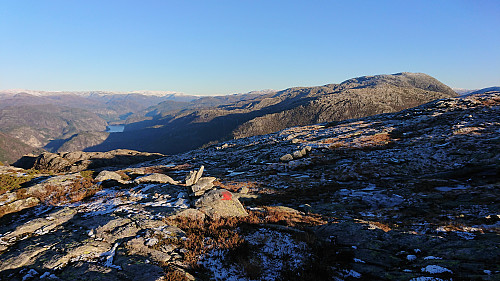 Marked trail down from Harafjellet