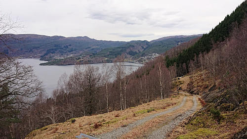 Gravel road down from Hagåsen
