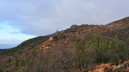 Sigridheim (left), Speiderhytten (right) and Stormfulgen (center) in the background.