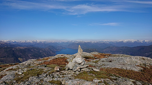 The eastern summit of Hiklettane