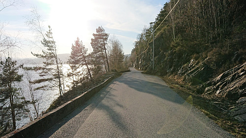 Walking along the road back to Bjørsvik and Ostereidet