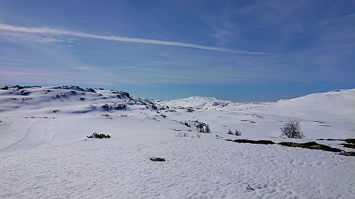 Lusaskard appearing in the distance