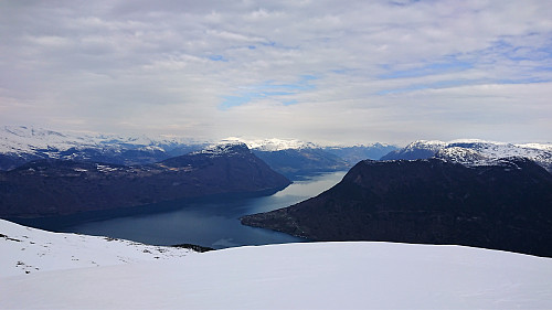 Towards Molden and Urnes from Store Haugmelen