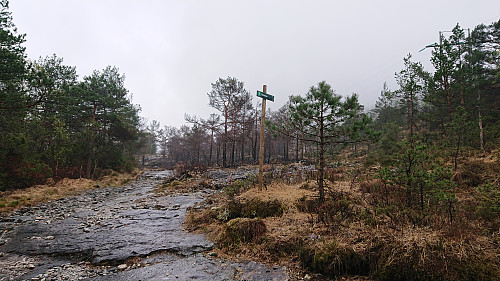 Marked trailhead for Beitelen