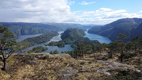 Paddøy and Hokøy from the descent