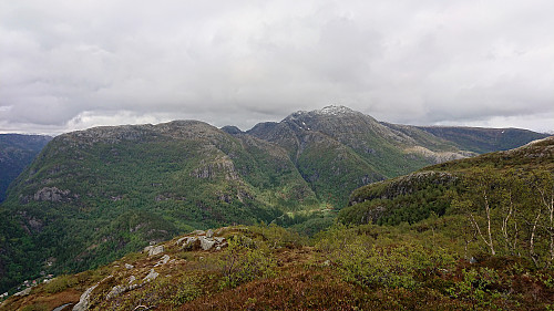 Towards Kvamsnovi and Dystingen from Gamlevarden