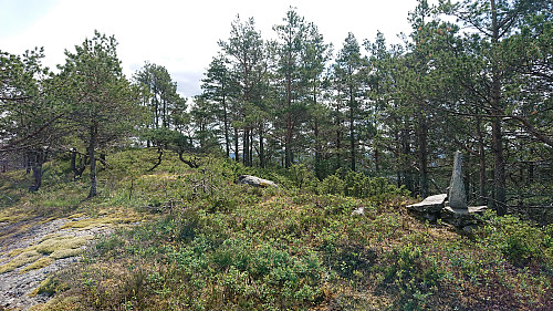 The cairn at Klubben with the highest point in the background