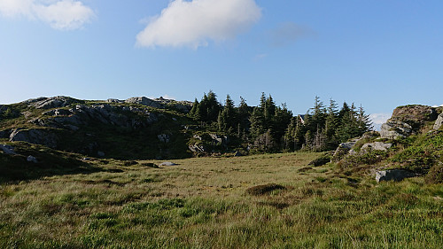 Looking back at Lavet SØ. Kåken to the right.