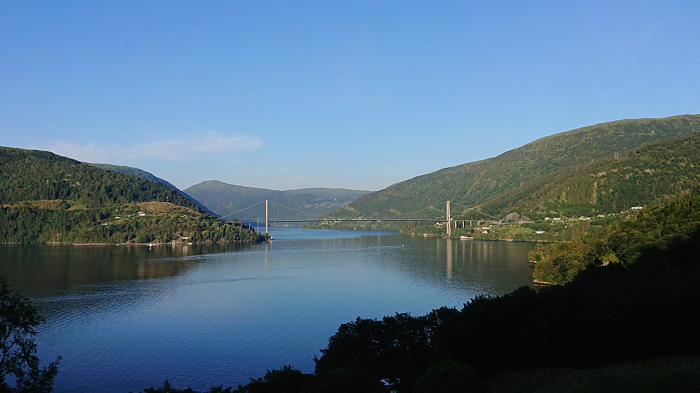 Looking back at Osterøybroen from Tunestveit