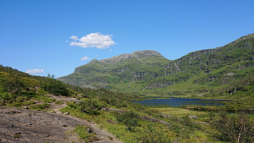 Looking back at Iendafjellet and Skeiskvanndalsvatnet