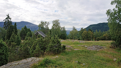 Røvhaugane with Storehaugfjellet (left) and Stedjeåsen (right) in the background